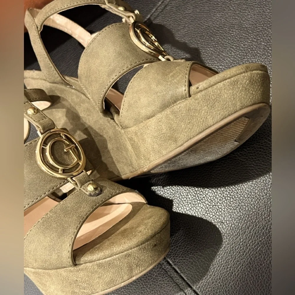 GUESS Womens Olive Green Tall Wedge Suede Espadrilles - Size 61/2 like new